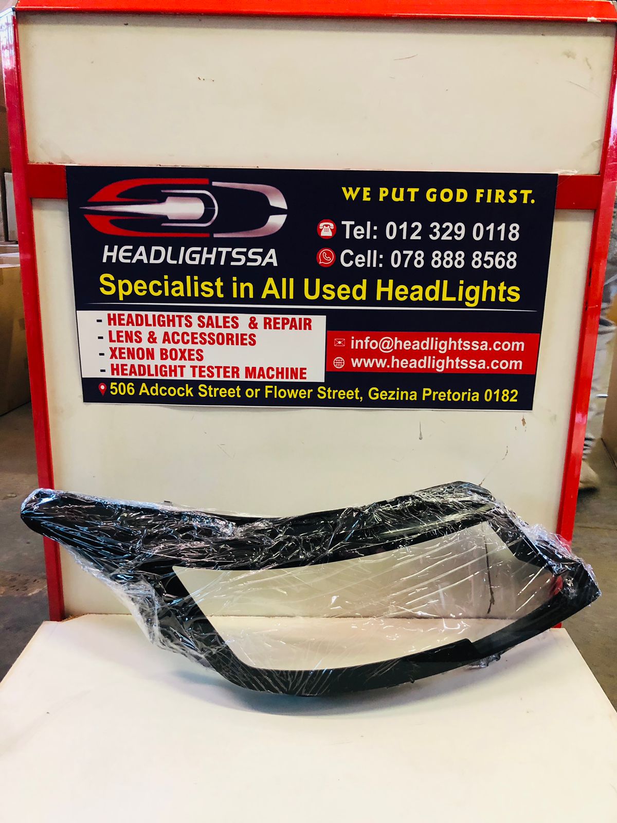 Range Rover Vogue right side headlight lens cover - Private Seller Range Rover Vogue right side headlight lens cover - Private Seller