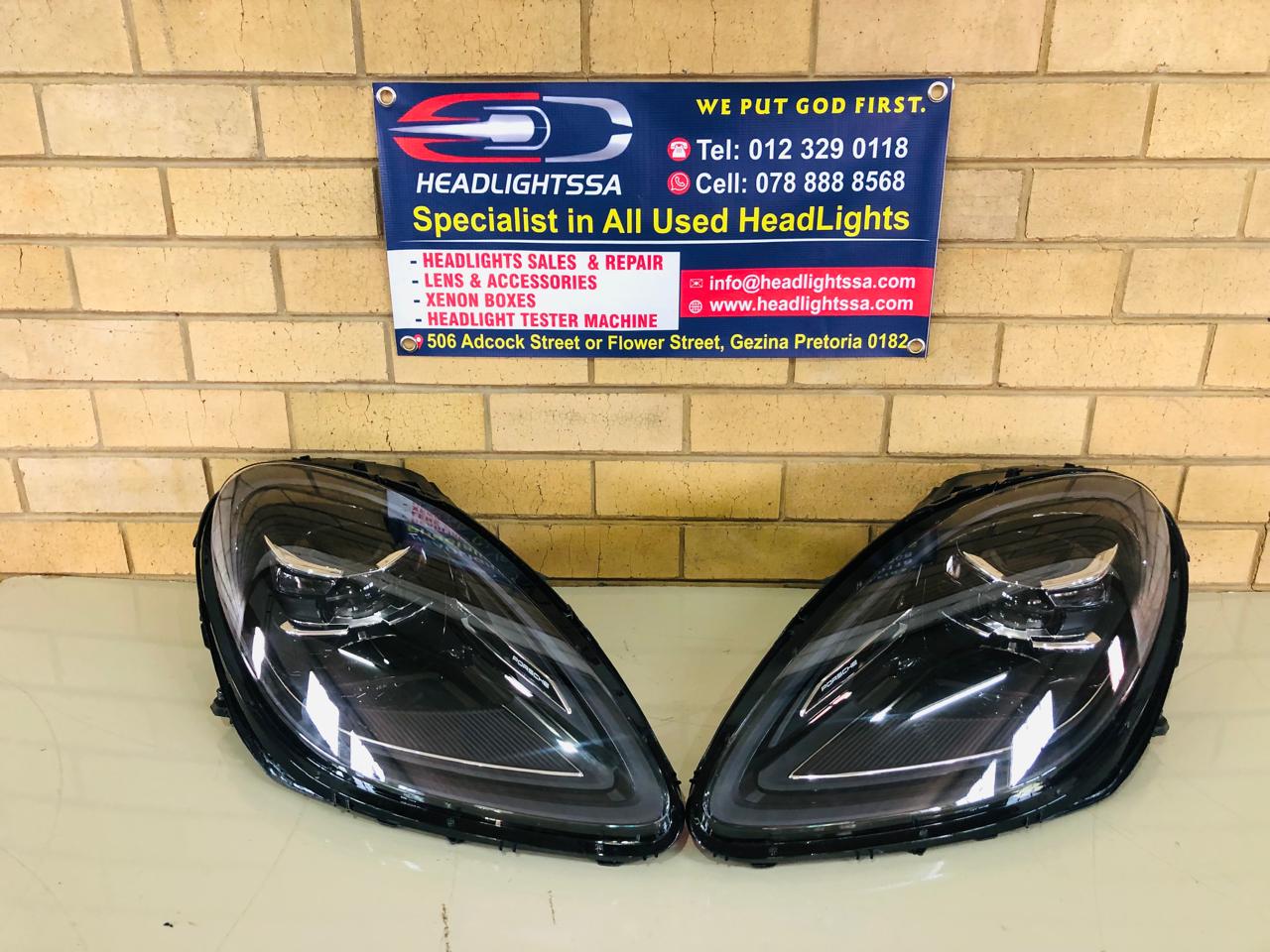 Porsche Macan 95B black left and right side Full LED headlights - Private Seller Porsche Macan 95B black left and right side Full LED headlights - Private Seller