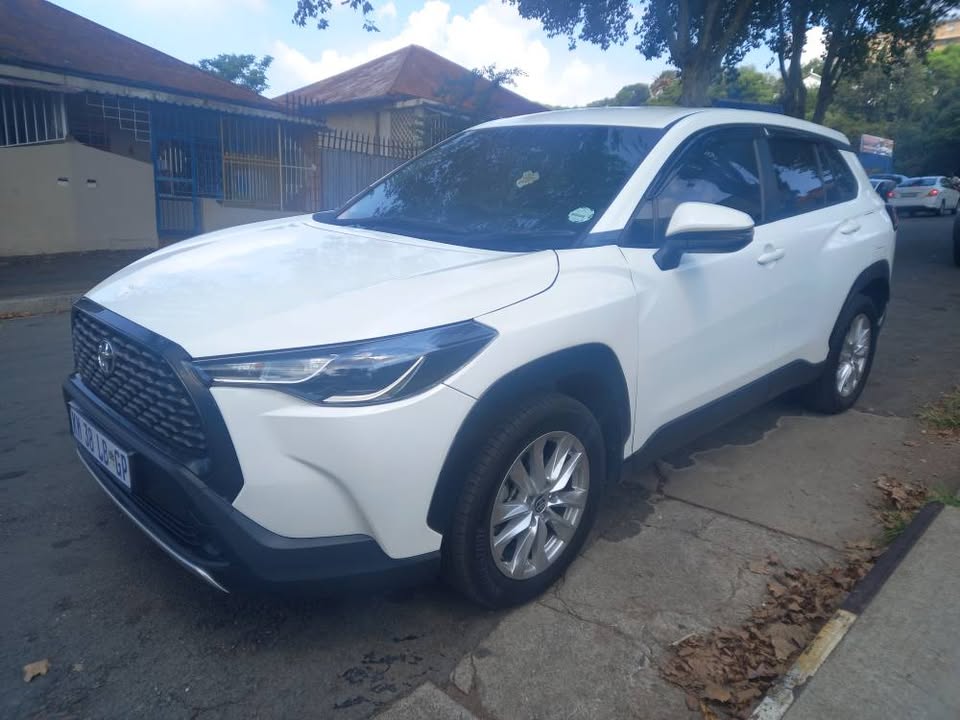 2022 TOYOTA COROLLA CROSS 1.8 PETROL, AUTOMATIC, WHITE COLOR, MILEAGE