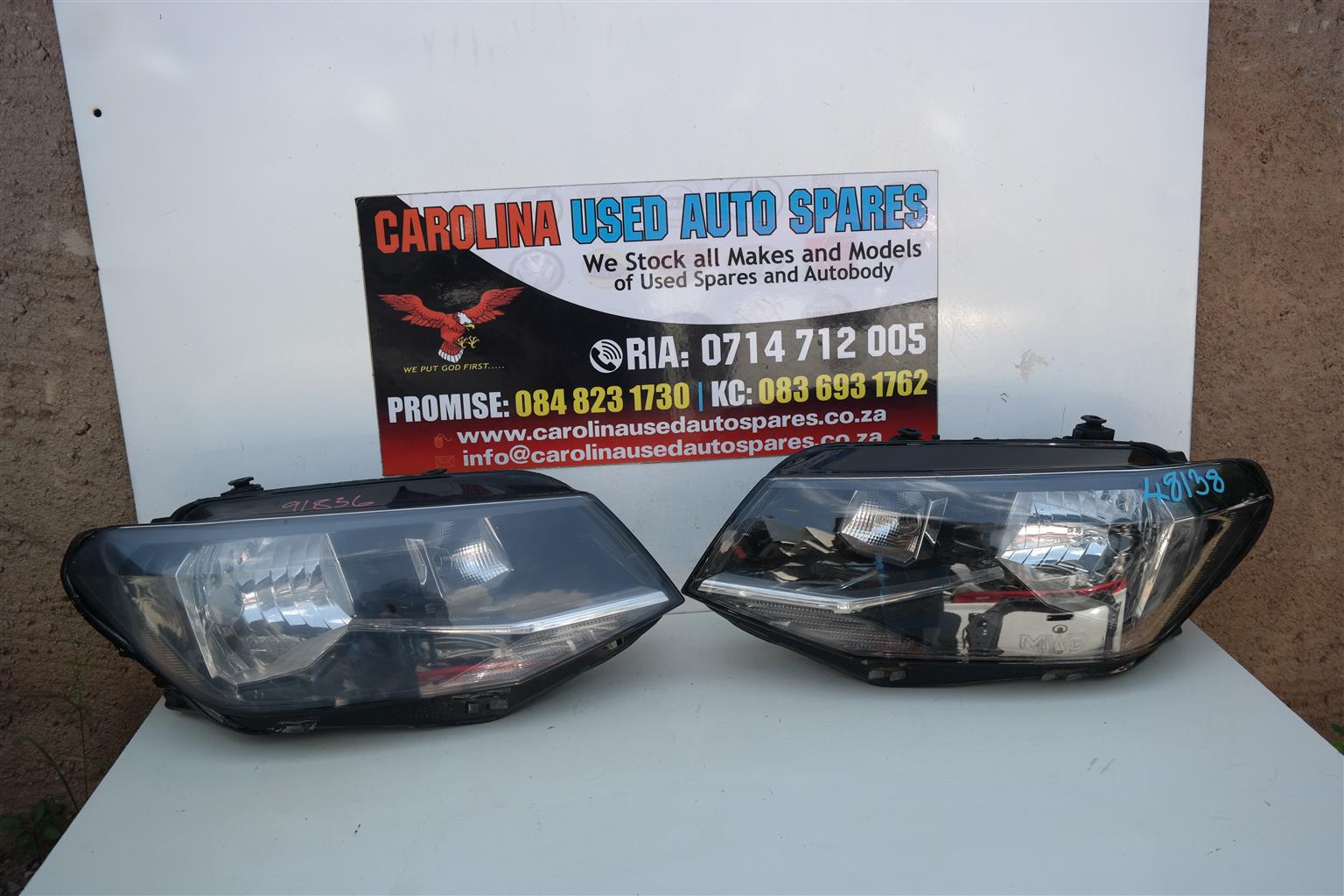 VW Caddy MK3 left and right side headlights - Private Seller VW Caddy MK3 left and right side headlights - Private Seller