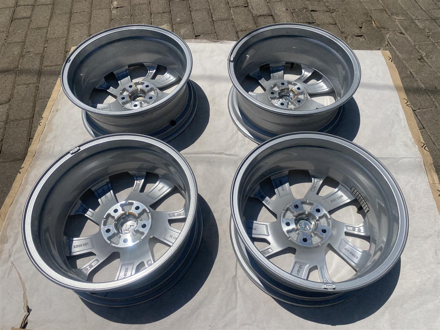 2017 HYUNDAI TUCSON 17 INCH MAG RIMS FOR SALE. IN PRISTINE CONDITION - Private Seller