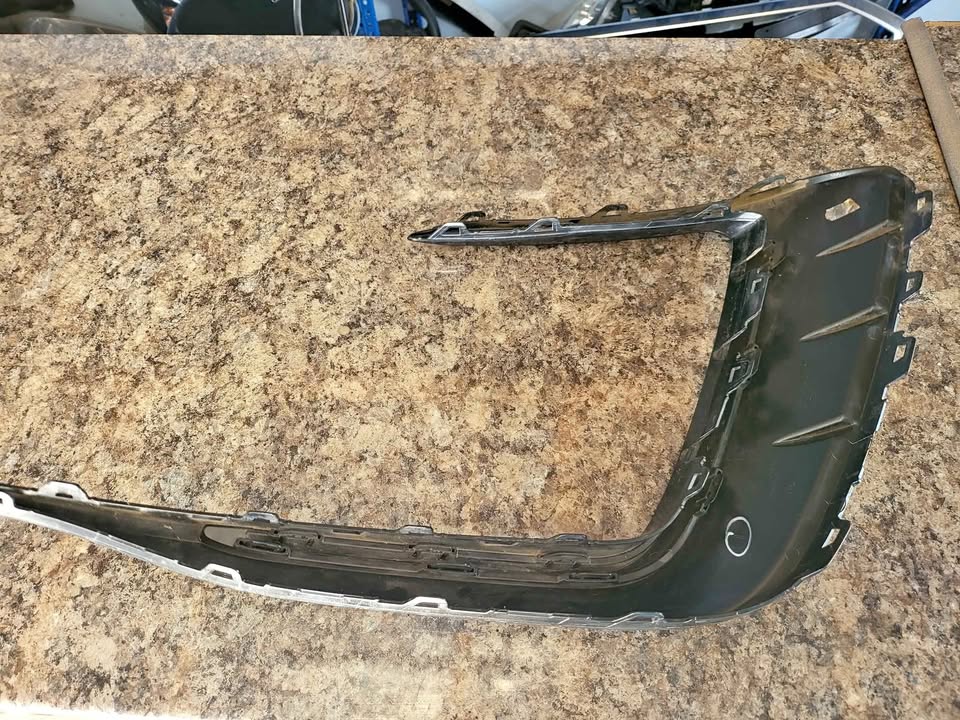 2024 vw Tiguan Foglight moulding for sale.
