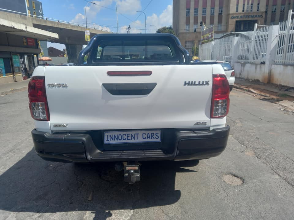 2020 TOYOTA HILUX 2.4 GD6 DIESEL DOUBLE CAB MILEAGE 106000KM, WHITE COLOR