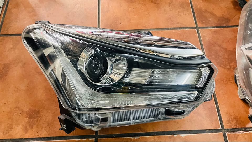 Isuzu D-Max LED Headlight 2018/20 - Private Seller