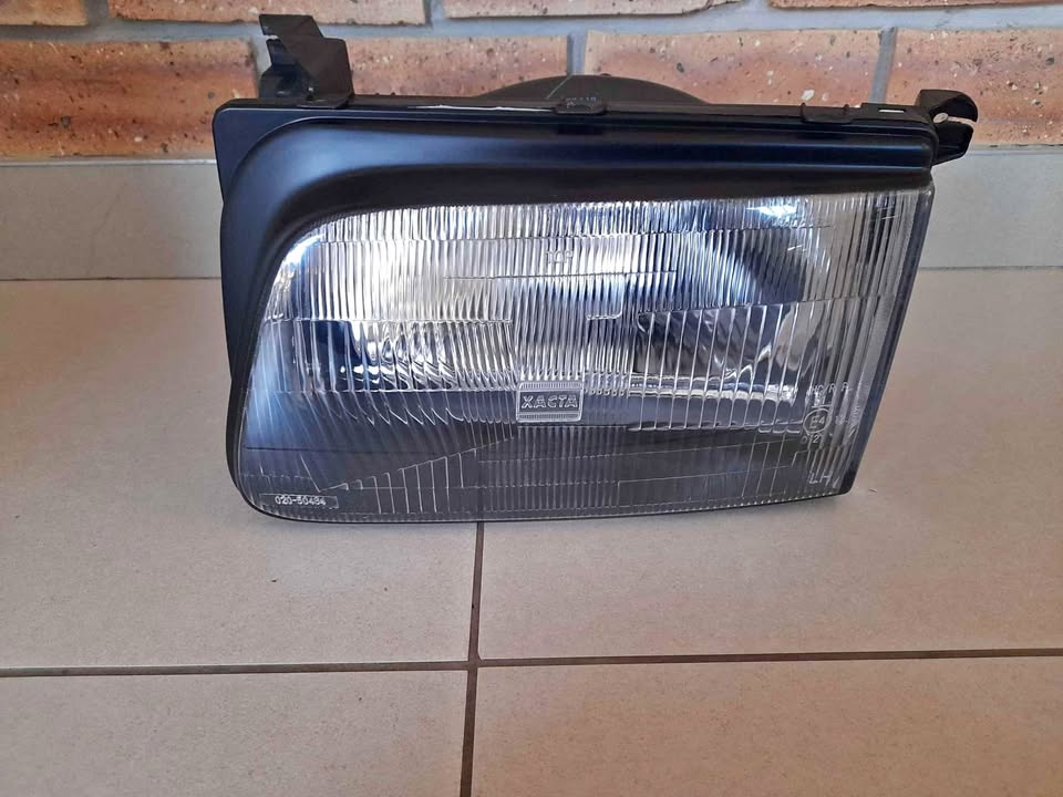 Used ISUZU 1998/2003 BRAND NEW HEADLIGHTS FORSALE PRICE R795 EACH