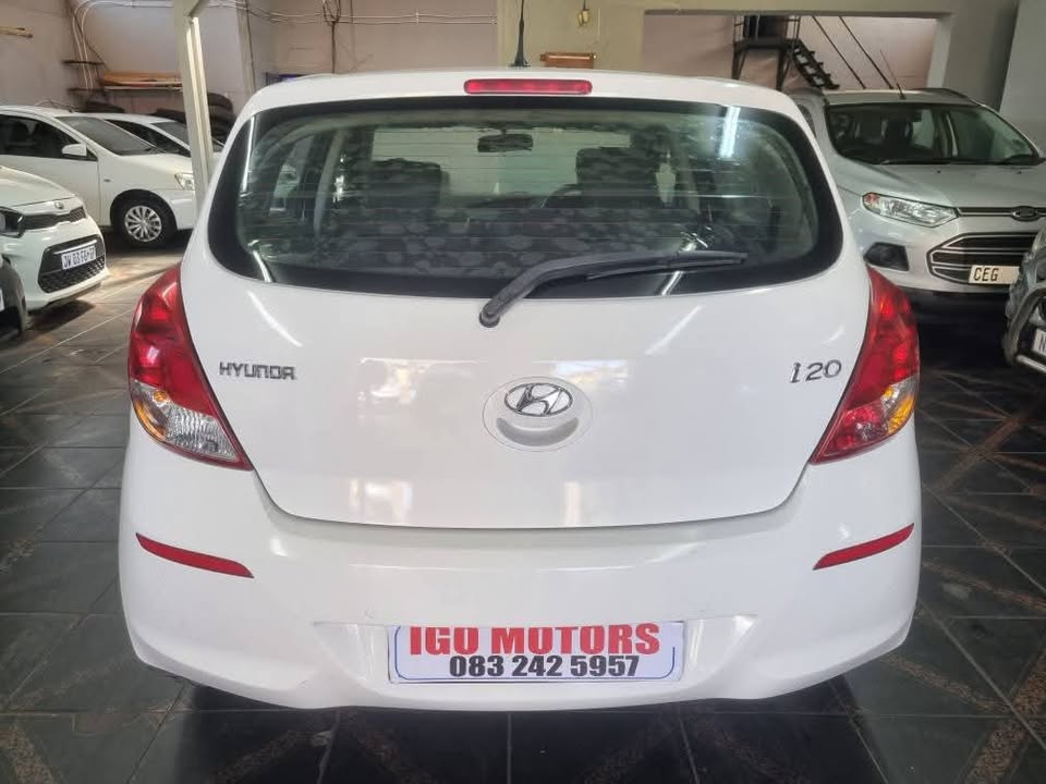 2013 Hyundai i20 1.4Manual 90000km Mechanically Perfect with Clothes Seat interior