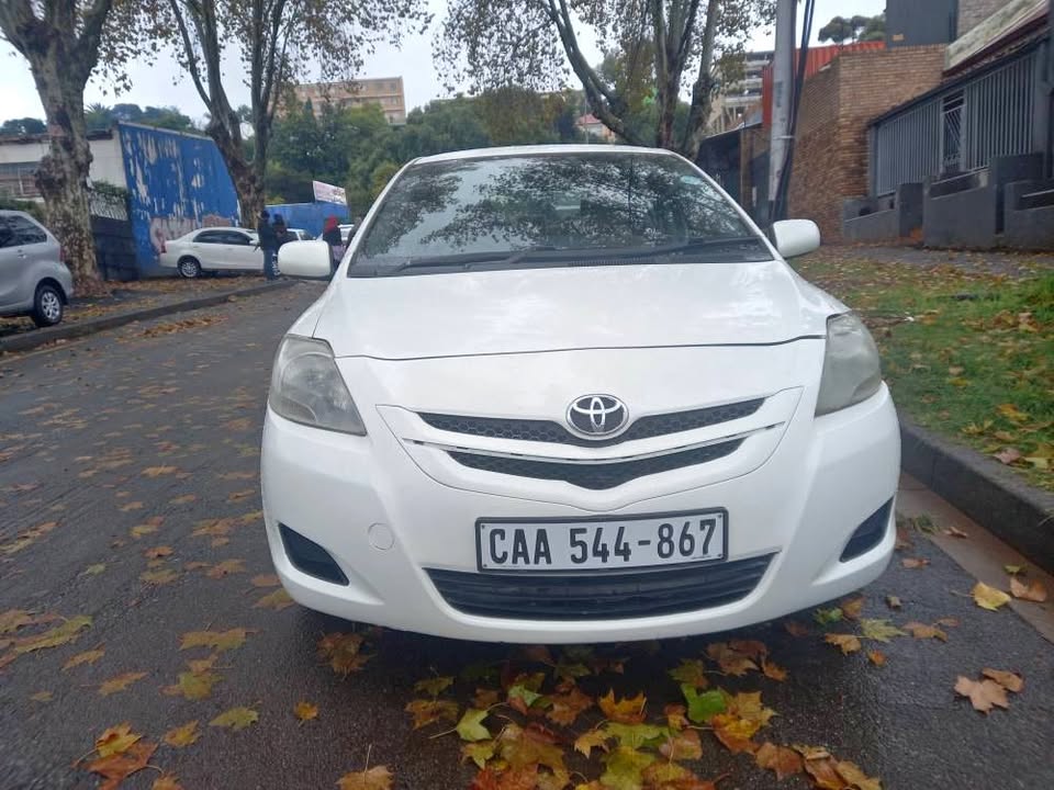 2007 Toyota Yaris Sedan T3 Petrol, Manual, White, 93000kms