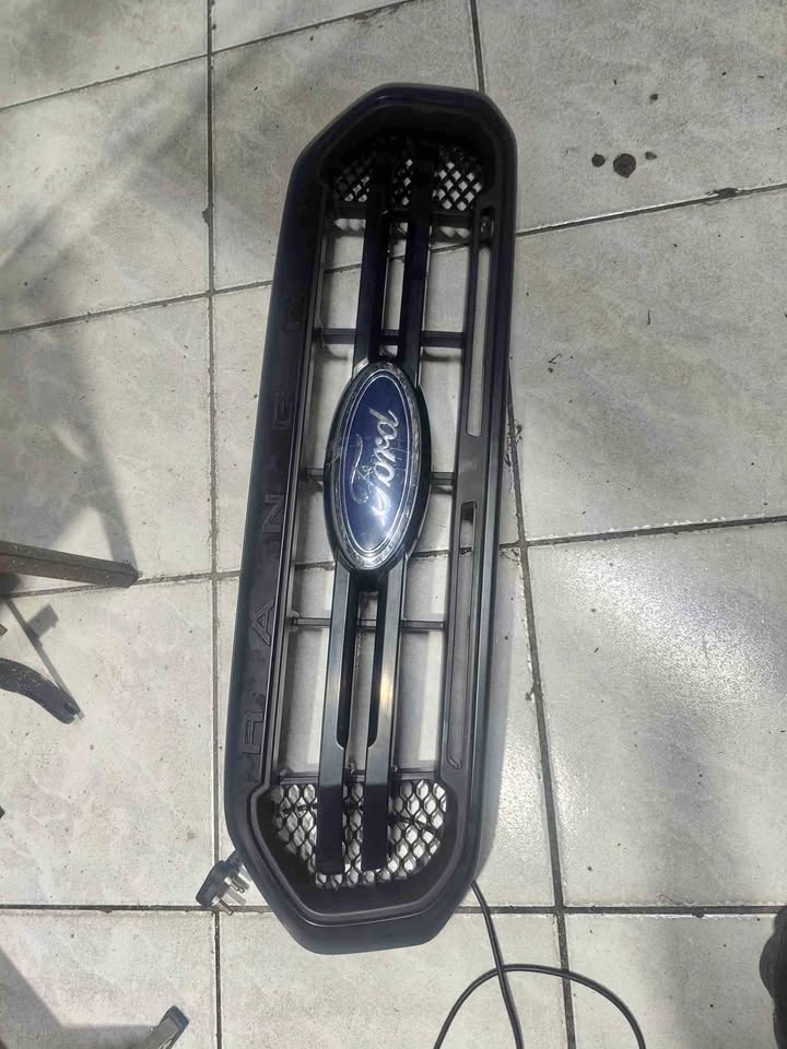 Ford Ranger T8 grill - Private Seller Ford Ranger T8 grill - Private Seller