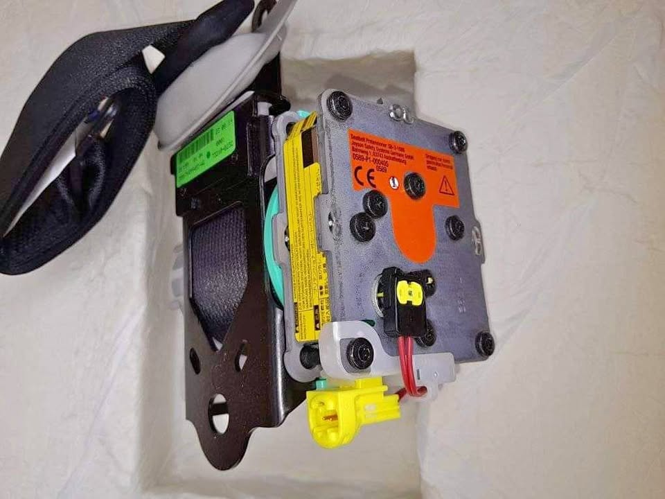 Toyota GD6 seatbelt - Private Seller Toyota GD6 seatbelt - Private Seller