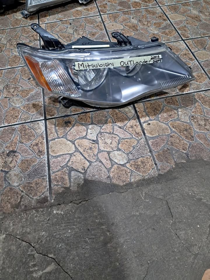 Mistibushi Outlander Headlight Used Auto Body Spare Parts at Sema Spare Center. - Private Seller Mistibushi Outlander Headlight Used Auto Body Spare Parts at Sema Spare Center. - Private Seller