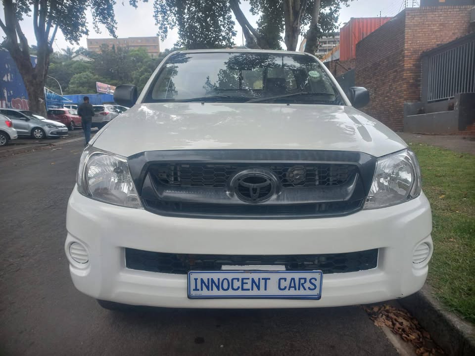 2011 TOYOTA HILUX S-CAB 2.5 D4D Diesel, Manual 4X4, White Color, Mileage