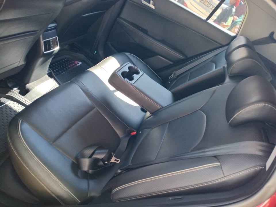 2020 Hyundai Creta 1.6 Executive Auto CRDi Diesel, Maroon, Service book and Sparekey Reverse