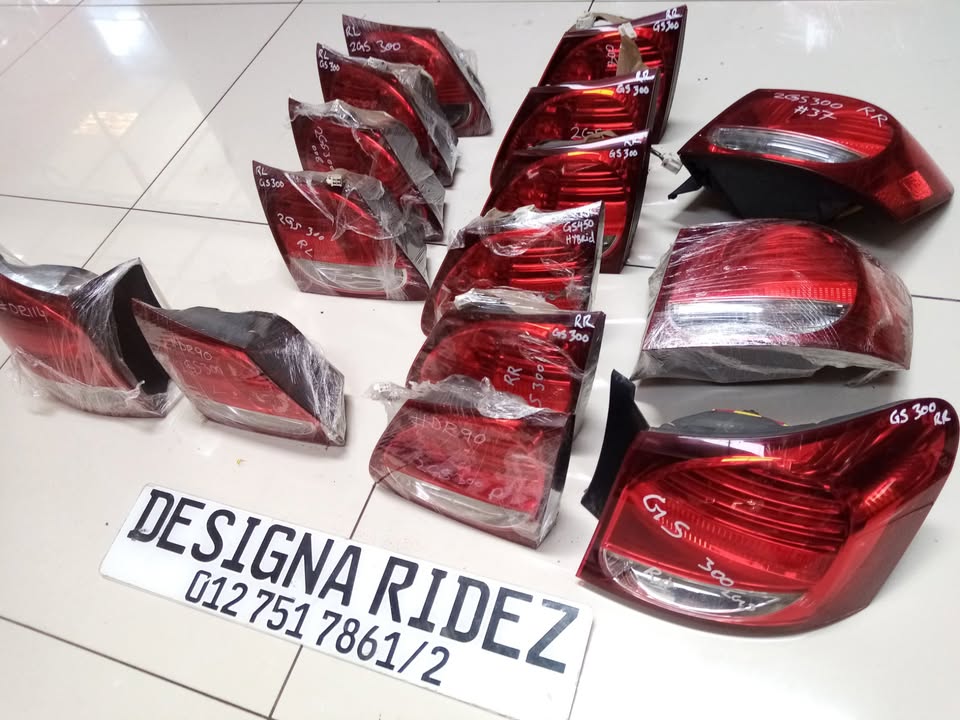 LEXUS 2 GS 300 TAIL LIGHTS - Private Seller LEXUS 2 GS 300 TAIL LIGHTS - Private Seller