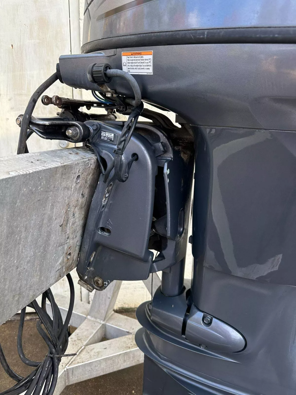 2009 Yamaha 115HP 4 Stroke Outboard Engine 25" Shaft - 297 Hours