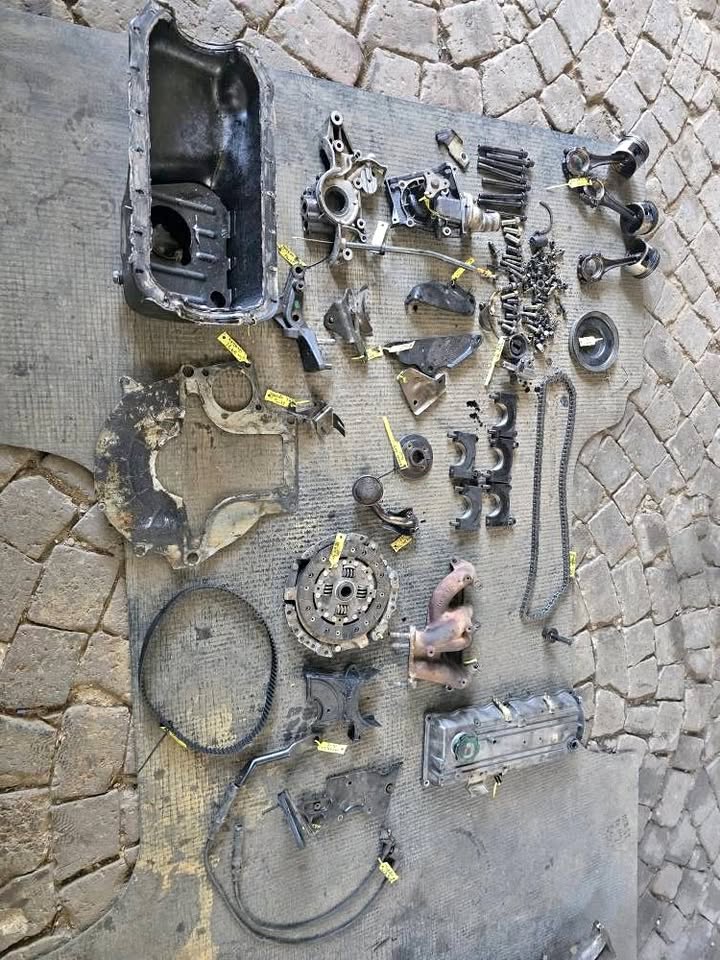 Mazda 323 B3 Engine Parts Call or Whatsupp - Private Seller Mazda 323 B3 Engine Parts Call or Whatsupp - Private Seller