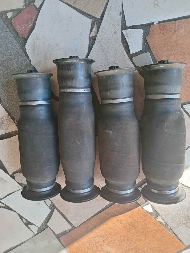 Bmw x5 f15 f16 air shocks - Private Seller Bmw x5 f15 f16 air shocks - Private Seller