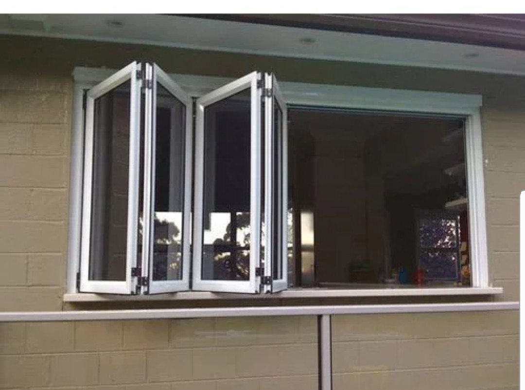 White aluminum stacking windows | Junk Mail Marketplace
