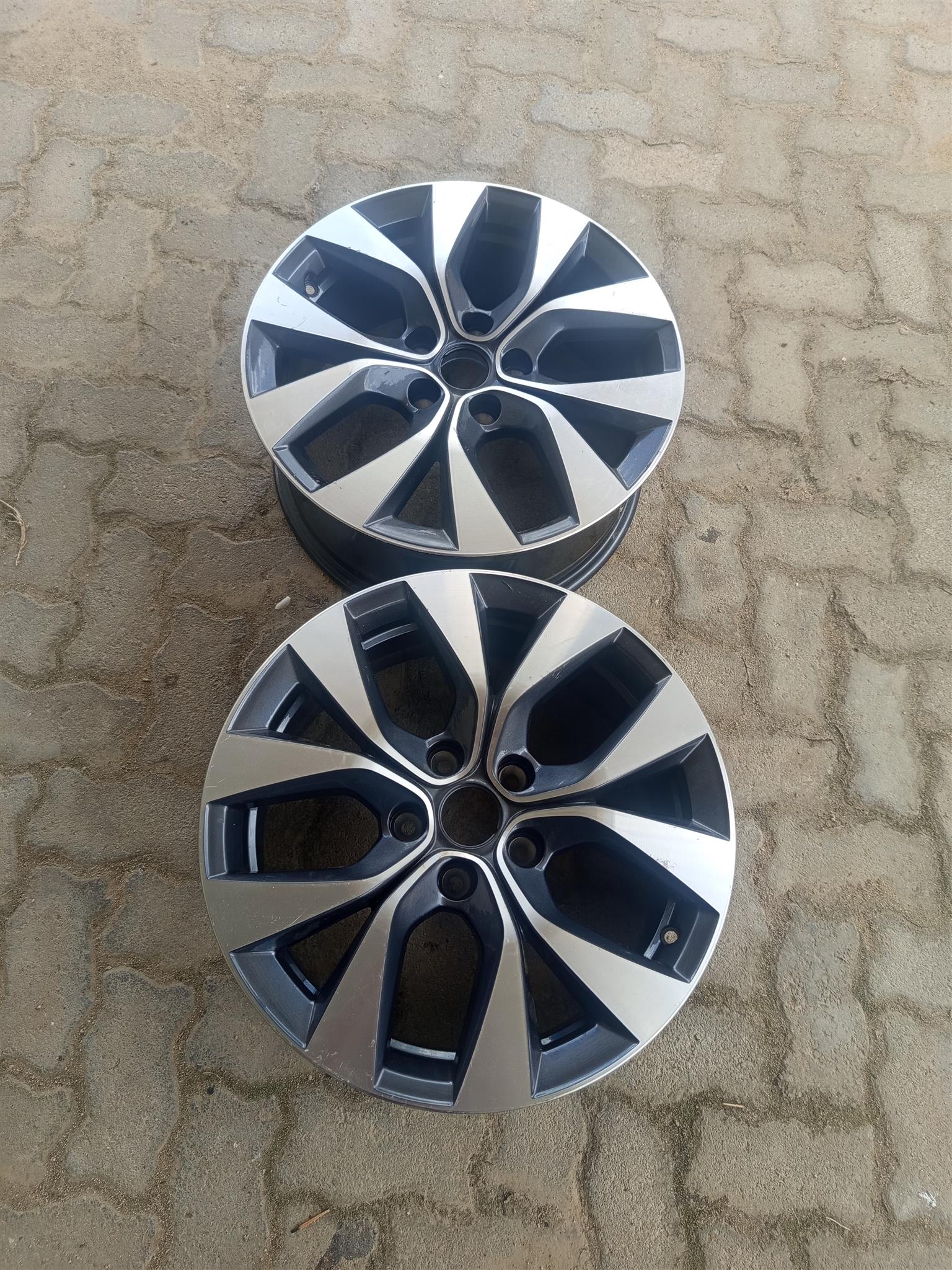 17 Inch Mag Rims - Private Seller 17 Inch Mag Rims - Private Seller