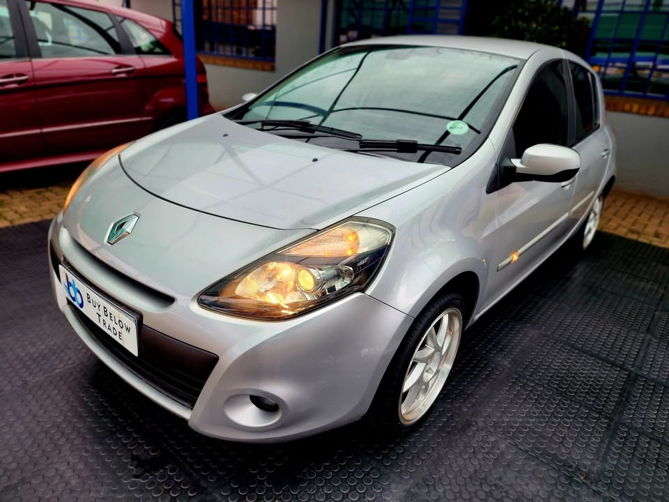 2010 Renault clio 1.6 16v automatic