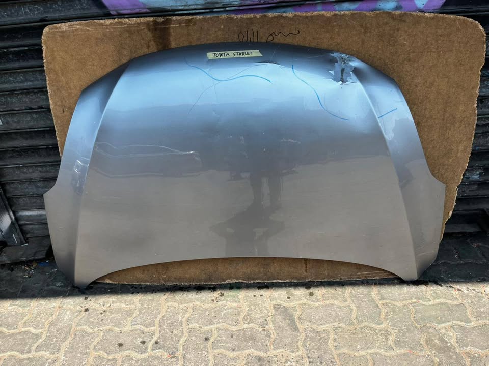 Toyota Starlet Bonnet - Private Seller Toyota Starlet Bonnet - Private Seller