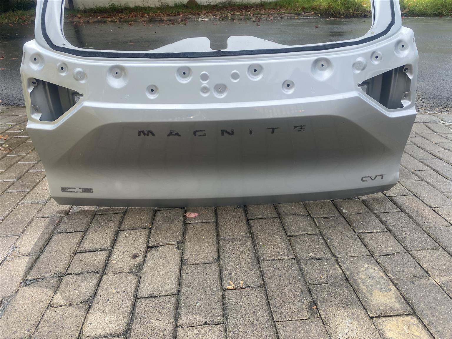 2024 NISSAN MAGNITE TAILGATE SHELL FOR SALE. IN PRISTINE CONDITION - Private Seller 2024 NISSAN MAGNITE TAILGATE SHELL FOR SALE. IN PRISTINE CONDITION - Private Seller