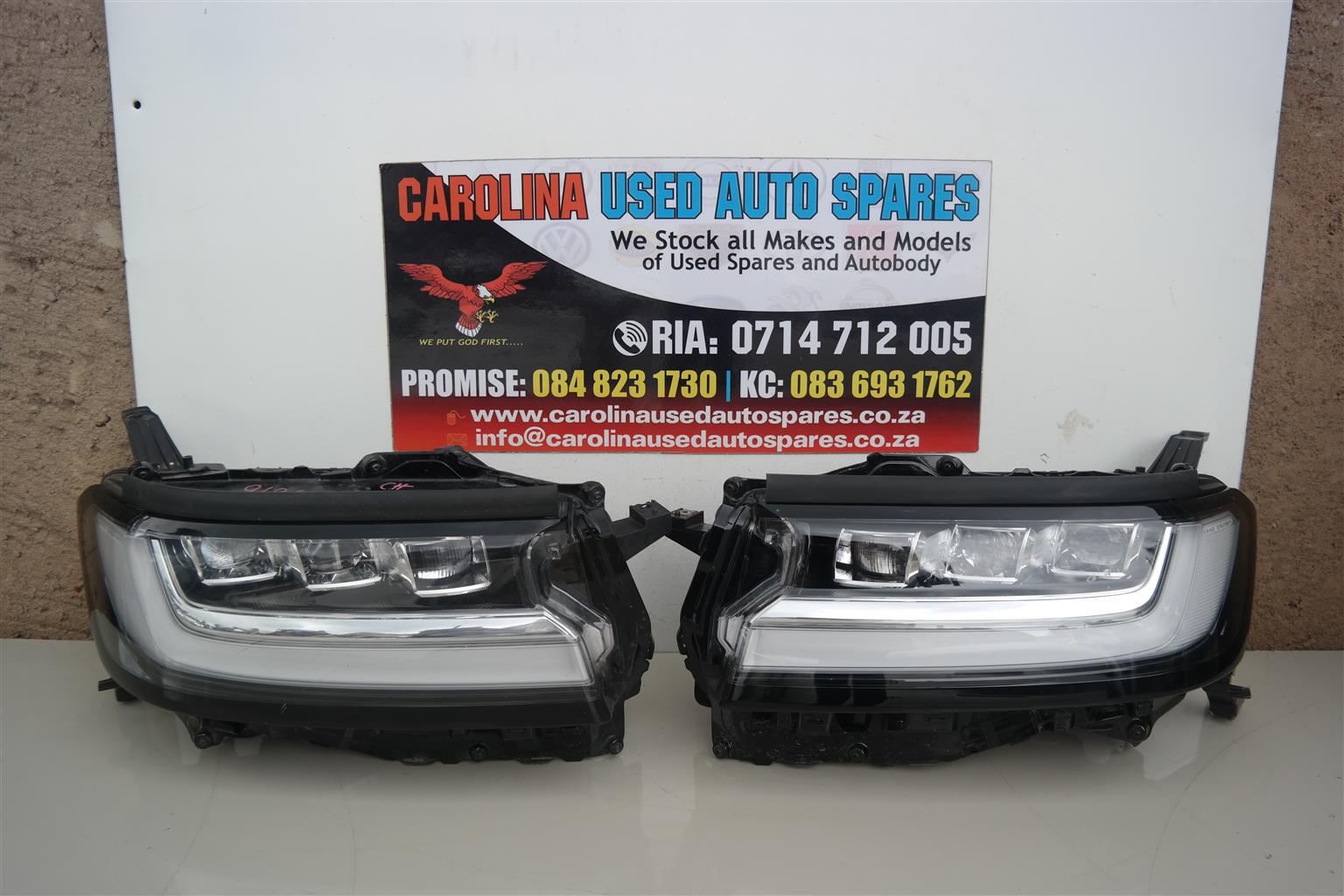 Toyota Land Cruiser left and right side xenon LED headlights - Private Seller Toyota Land Cruiser left and right side xenon LED headlights - Private Seller