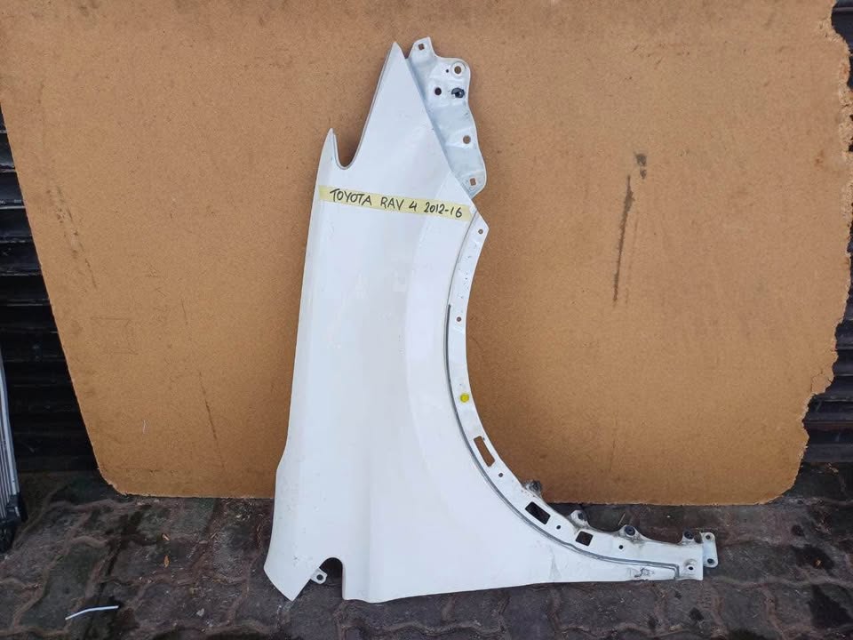 Toyota RAV4 fender 2012/16 - Private Seller Toyota RAV4 fender 2012/16 - Private Seller