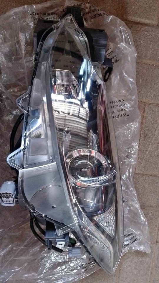 Mazda 3 2013 LHS headlight - Private Seller Mazda 3 2013 LHS headlight - Private Seller