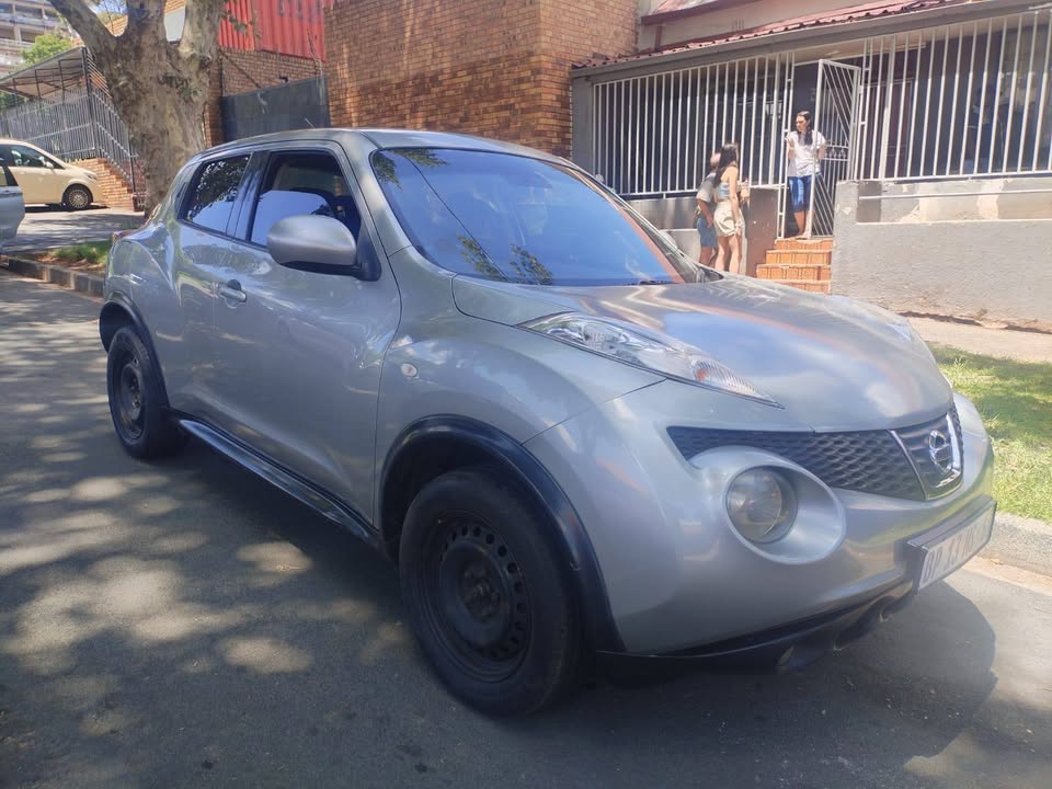 2011 Nissan Juke 1.6 Petrol, Manual, Silver Color, Mileage 88000kms Spare Key. Call /