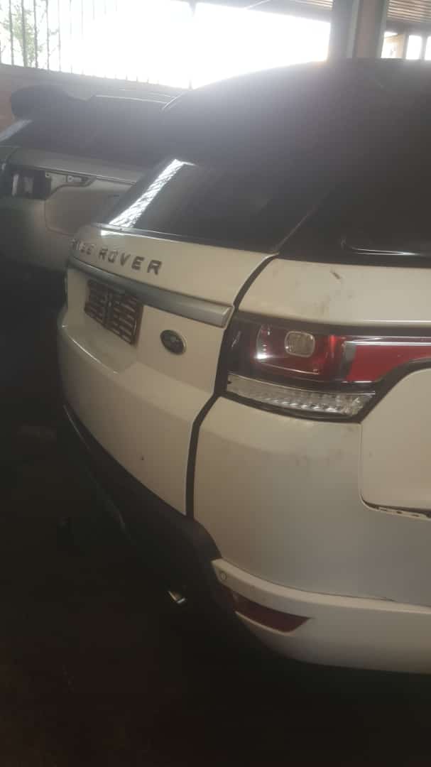 2016 Range Rover Sport 3.0 SDV6 SE Spares - White in colour