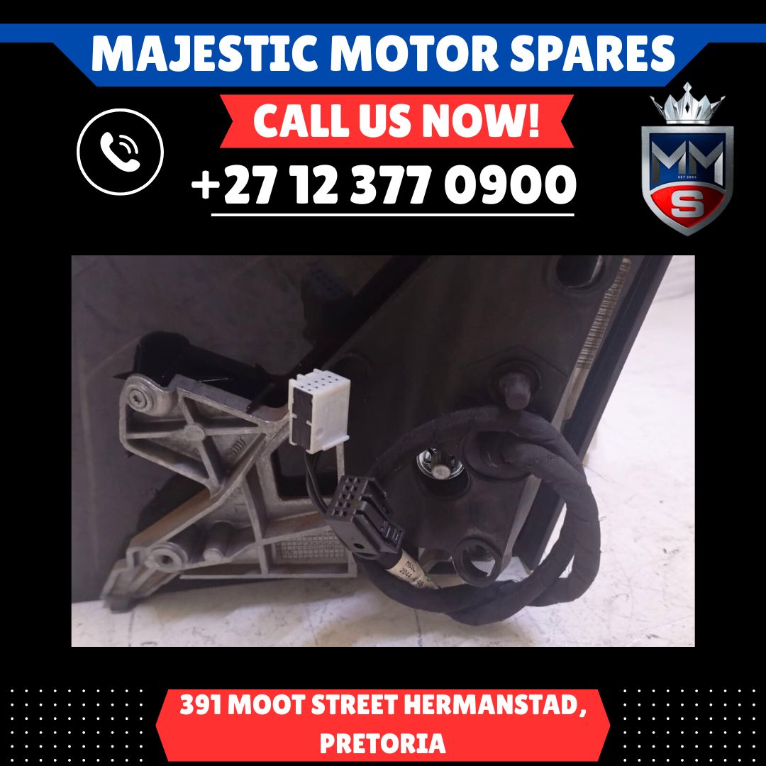 2013 Mercedes-Benz B180 W246 Preface door mirror for Sale - Second Hand - Private Seller 2013 Mercedes-Benz B180 W246 Preface door mirror for Sale - Second Hand - Private Seller