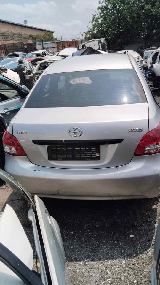 2008 Toyota Yaris sedan 4-door striping for spares - Private Seller