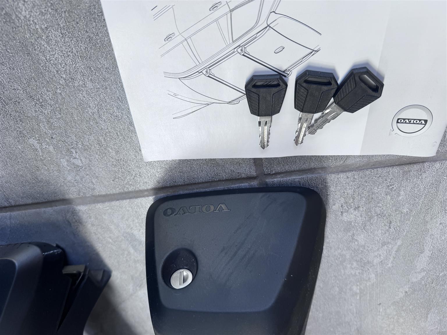 Xc60 Volvo roof racks - Private Seller