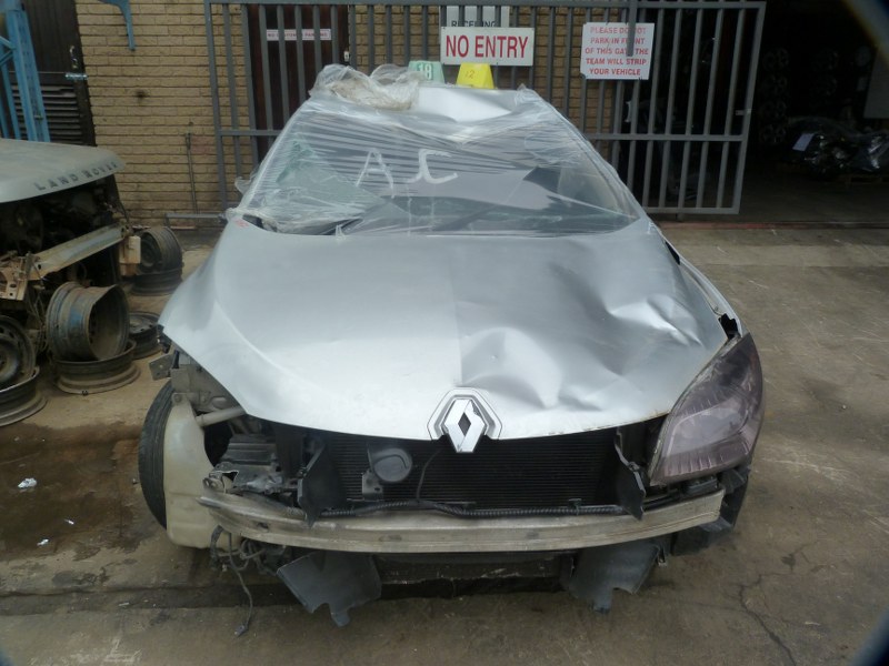 Renault Megane III 1.6 Dynamique Manual Silver - 2011 STRIPPING FOR SPARES - Private Seller Renault Megane III 1.6 Dynamique Manual Silver - 2011 STRIPPING FOR SPARES - Private Seller
