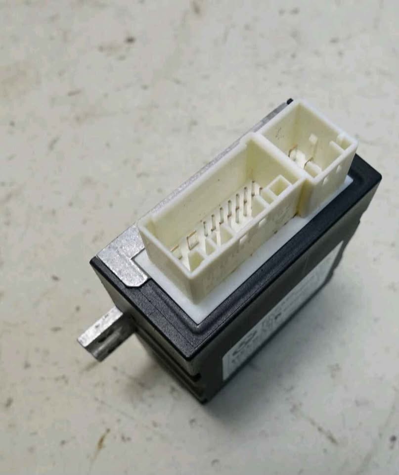 Bmw x5 x6 E70 E71 fuel control module - Private Seller