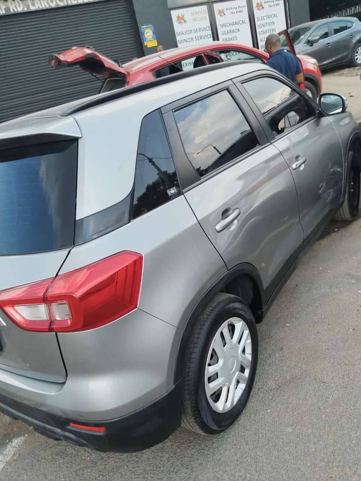 Suzuki grand vitara 2023