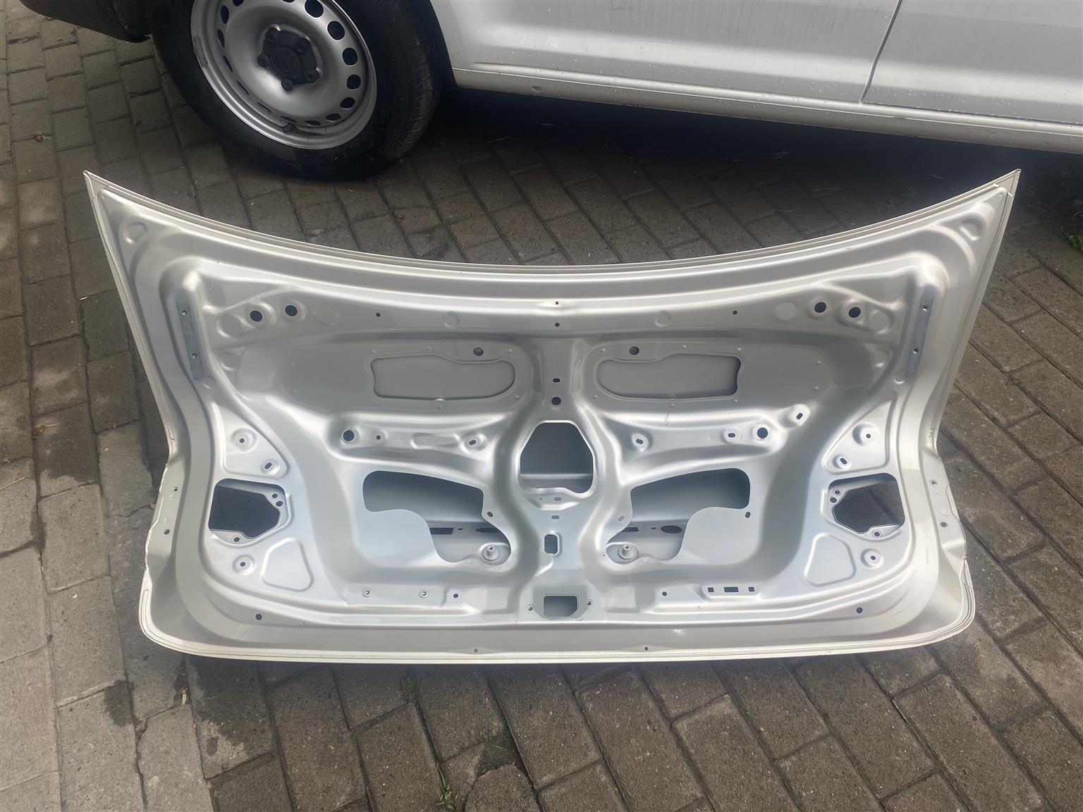 2015 LEXUS ES250 BOOTLID FOR SALE. IN EXCELLENT CONDITION