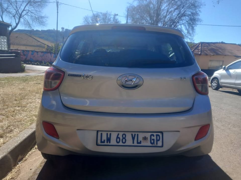 2015 Hyundai i10 Grand Sports 1.2 Petrol, Manual, Silver,