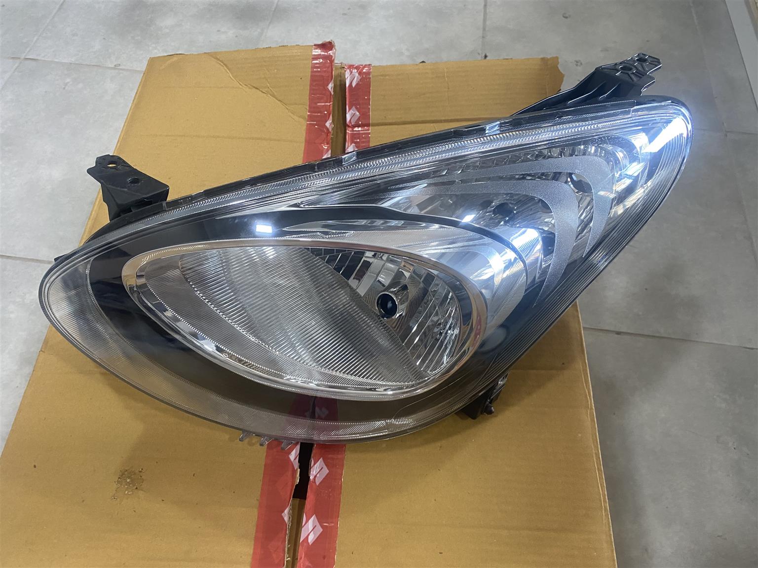 2024 SUZUKI CELERIO/TOYOTA VITZ HEADLIGHT LEFT SIDE FOR SALE - Private Seller 2024 SUZUKI CELERIO/TOYOTA VITZ HEADLIGHT LEFT SIDE FOR SALE - Private Seller