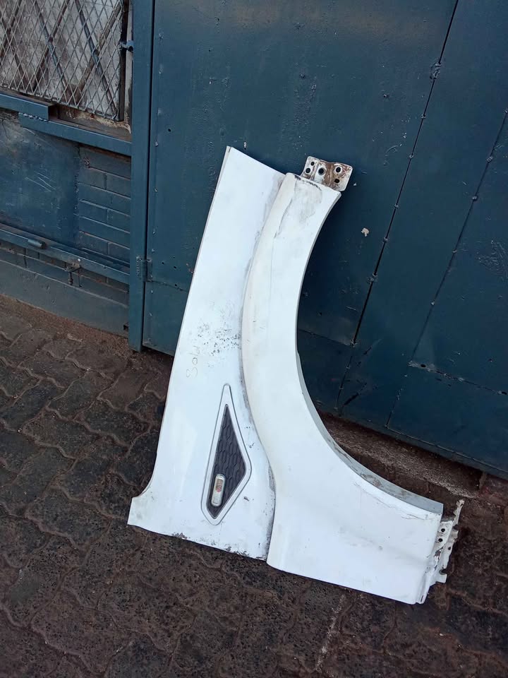 Mahindra Scorpio Complete Right Fender - Private Seller Mahindra Scorpio Complete Right Fender - Private Seller