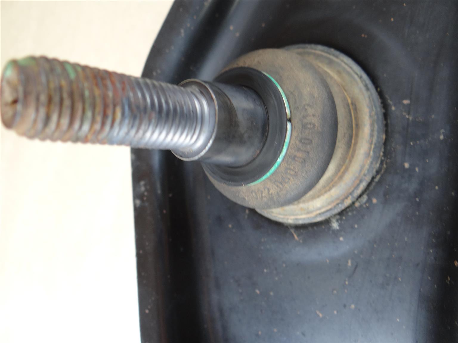 CONTROL ARMS – FRONT - RIGHT HAND SIDE – VW AMAROK