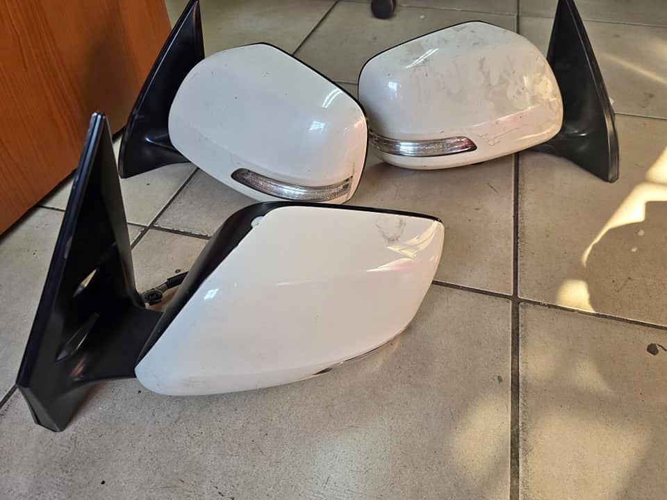 Toyota Prado 150 Series Mirrors - Private Seller Toyota Prado 150 Series Mirrors - Private Seller