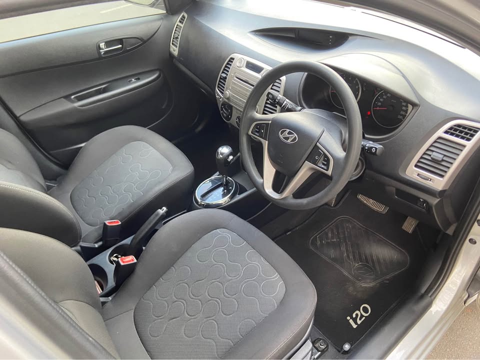 2011 Hyundai ikm Automatic
