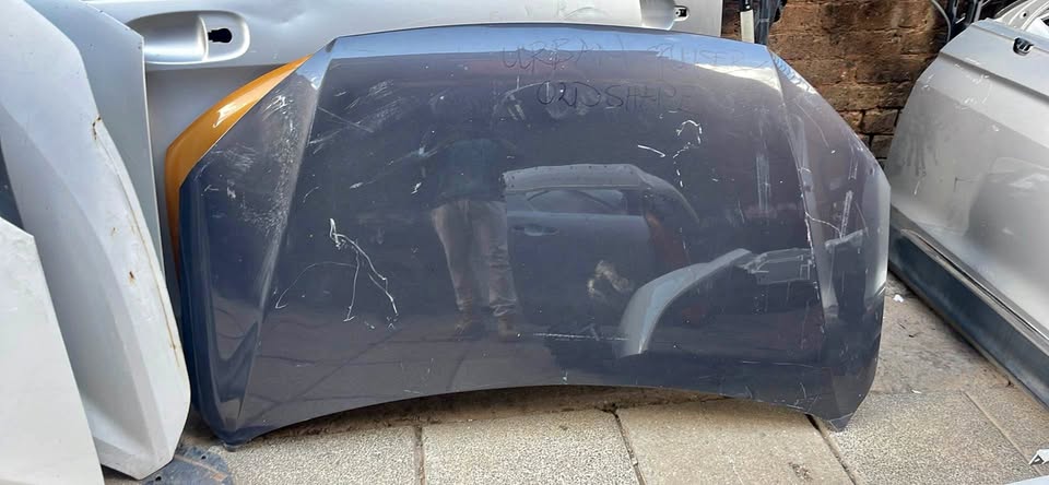 Toyota Urban Cruiser bonnet - Private Seller Toyota Urban Cruiser bonnet - Private Seller