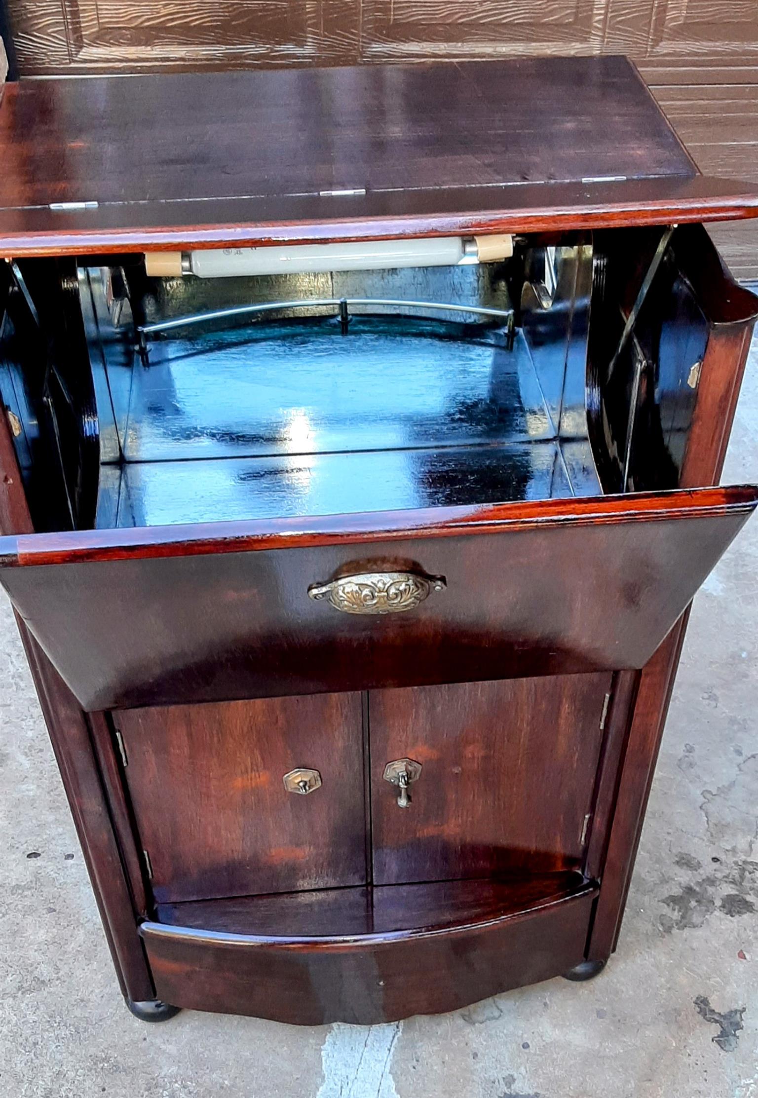 Vintage cocktail bar