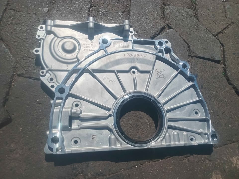 Cover chain camshaft bmw 7 g11 g - Private Seller Cover chain camshaft bmw 7 g11 g - Private Seller