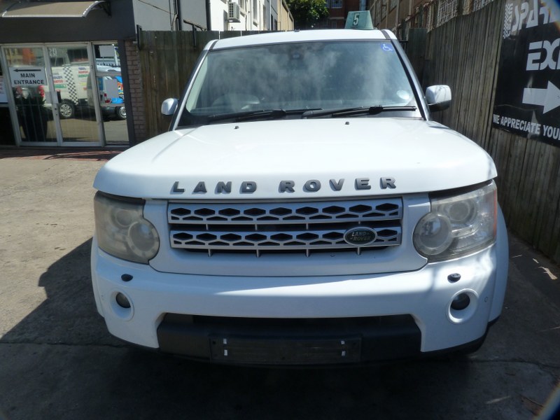 Land Rover Discovery 4 3.0 Diesel SDV6 AT White - 2012 SPARESBOYZ STRIPPING FOR - Private Seller Land Rover Discovery 4 3.0 Diesel SDV6 AT White - 2012 SPARESBOYZ STRIPPING FOR - Private Seller