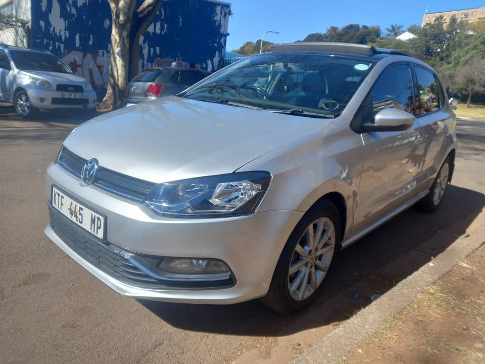 2016 VW Polo Tsi 1.2 Comfortline Petrol, Automatic, Sunroof, Silver, 83000kms