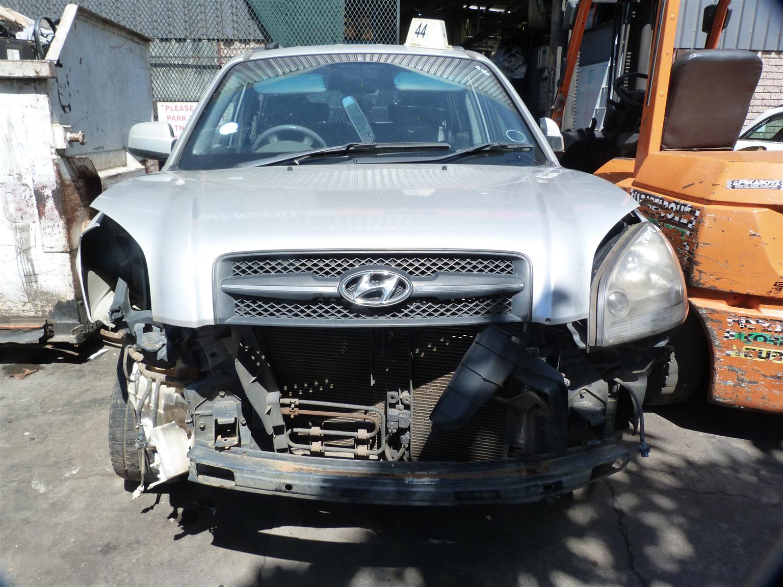 Hyundai Tucson 2.0 GLS Manual Silver - 2007 STRIPPING FOR SPARES - Private Seller Hyundai Tucson 2.0 GLS Manual Silver - 2007 STRIPPING FOR SPARES - Private Seller