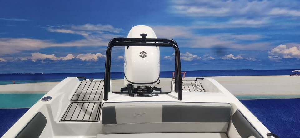 2025 XF  179 BOWRIDER WET DECK